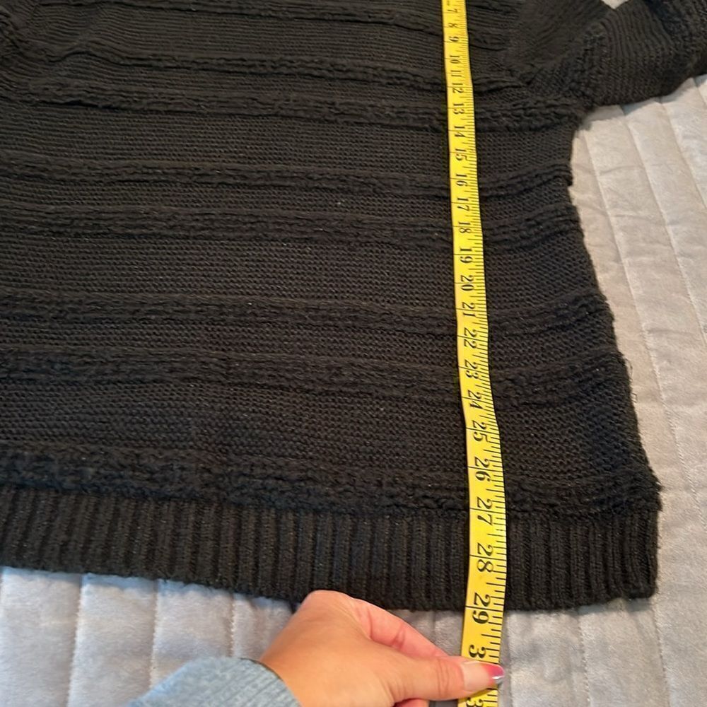 Universal Thread sweater size medium - Picture 8 of 8